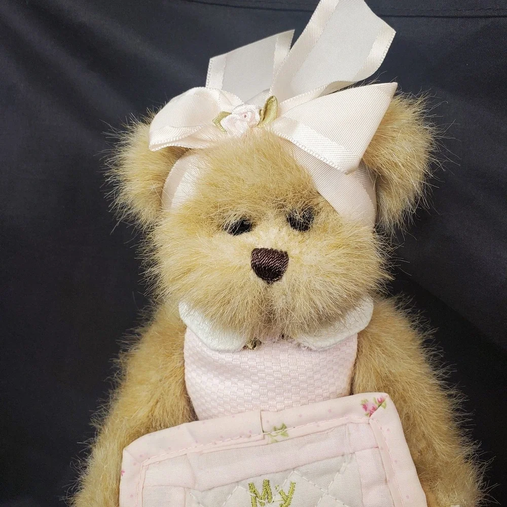 Bearington Collection MY SISTER MY FRIEND Teddy Bear Holding Quilted Square 10